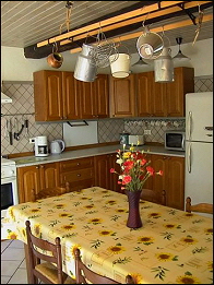 Le Cerisier kitchen 2